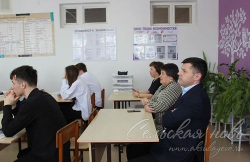 Район җитәкчесе булачак инженерлар белән очрашты