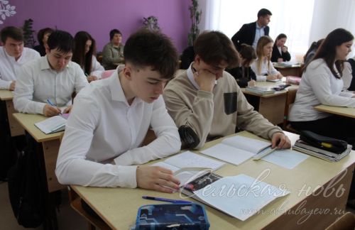 Район җитәкчесе булачак инженерлар белән очрашты
