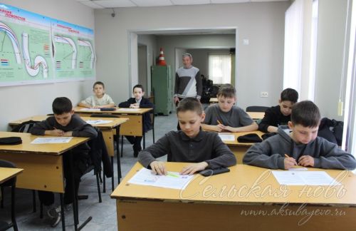 Район җитәкчесе өстәмә белем бирү педагоглары белән очрашты