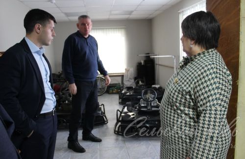 Район җитәкчесе өстәмә белем бирү педагоглары белән очрашты