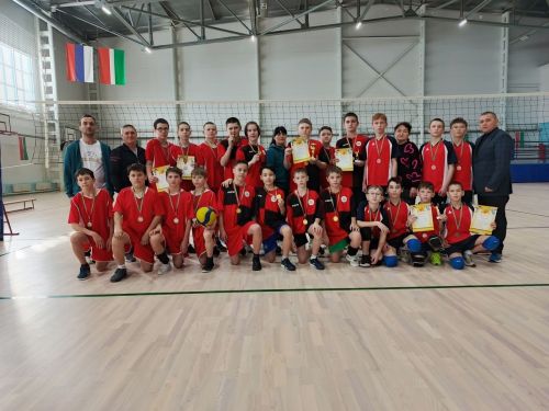 Саврушцы и савгачевцы заняли первое место в турнире по волейболу