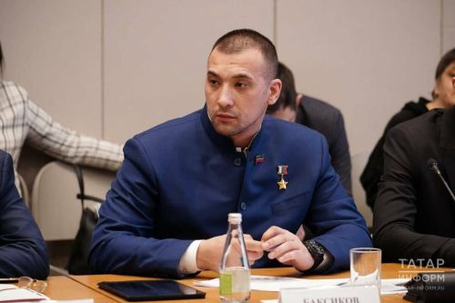 Герой России Расим Баксиков поделился своим мнением о встрече Президента РФ с Рустамом Миннихановым