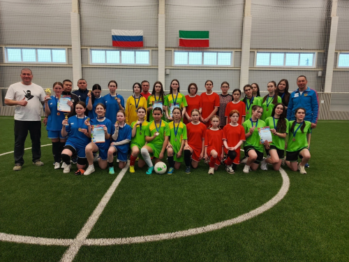 Футболистки Аксубаевской школы № 2 оказались сильнее