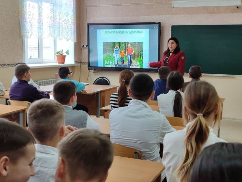 Роспотребнадзор белгече Аксубай районы мәктәбендә сәламәтлек дәресе үткәрде