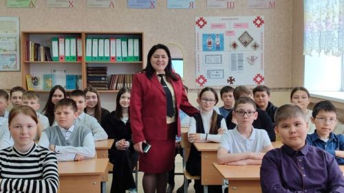 Роспотребнадзор белгече Аксубай районы мәктәбендә сәламәтлек дәресе үткәрде