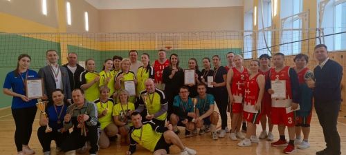 Волейболда иң яхшы уенчы безнең район мәктәбендә эшли