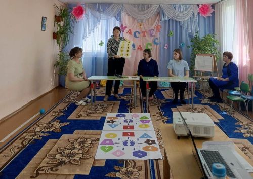 Иң яхшы осталык дәресенә район тәрбиячеләре бәйгесе узды