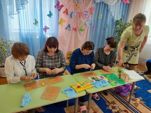 Иң яхшы осталык дәресенә район тәрбиячеләре бәйгесе узды