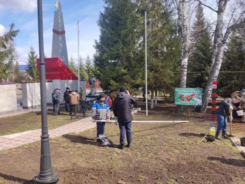 Тәртип һәм хөрмәт: Аксубайда төрле гаскәрләр һәйкәлләре яңартылды