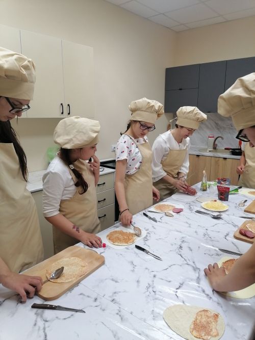 Аксубайның халыкка социаль хезмәт күрсәтү үзәгендә пицца пешерделәр