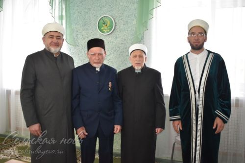 Аксакалларга юбилей медальләре тапшырылды
