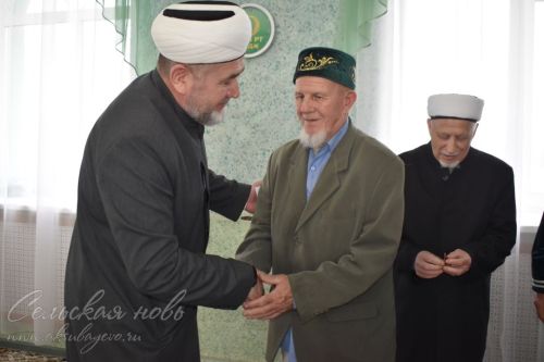 Аксакалларга юбилей медальләре тапшырылды