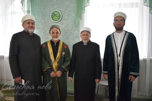 Аксакалларга юбилей медальләре тапшырылды