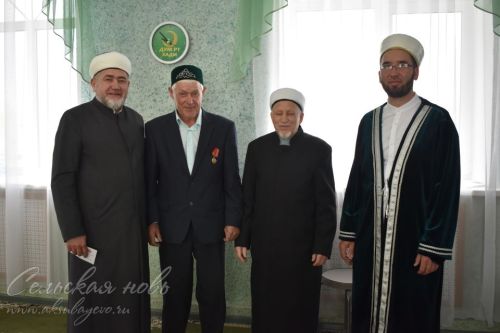 Аксакалларга юбилей медальләре тапшырылды
