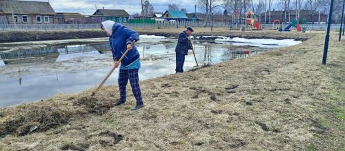 Субботник в Кривоозерках: вместе к чистоте и порядку