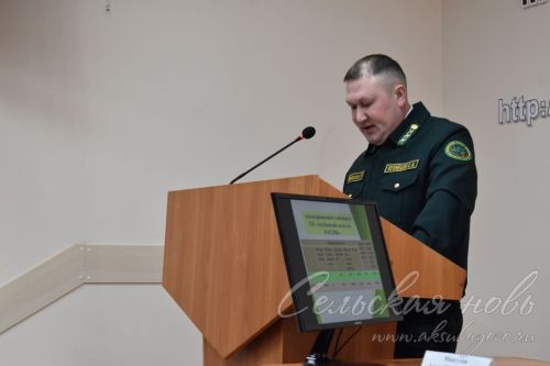 Равил Кузюров Аксубай районы урман хезмәткәрләре белән йомгаклау киңәшмәсе үткәрде