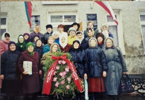 С каждым годом в День Победы на традиционную встречу приходило все меньше фронтовичек