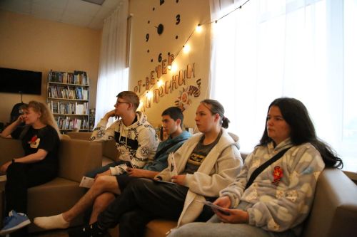 В Аксубаевской бибилиотеке прошел патриотический АРТ-вечер «Мы помним»