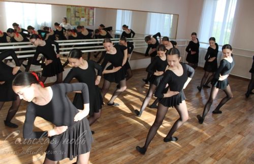 Аксубай сәнгать мәктәбендә чыгарылыш сыйныфларда имтиханнар бара