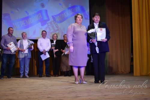 Балаларны лаеклы тәрбияләгән өчен Олимпиада җиңүчеләренең әти-әниләрен бүләкләделәр