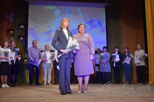 Балаларны лаеклы тәрбияләгән өчен Олимпиада җиңүчеләренең әти-әниләрен бүләкләделәр