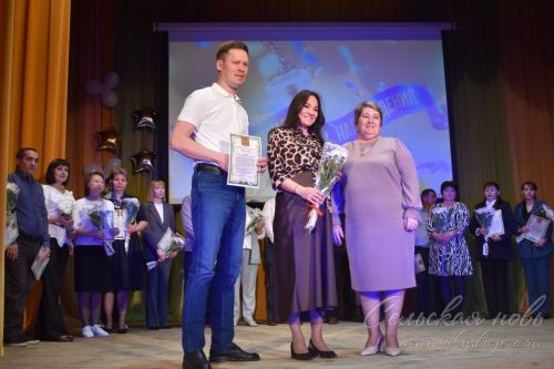 Балаларны лаеклы тәрбияләгән өчен Олимпиада җиңүчеләренең әти-әниләрен бүләкләделәр