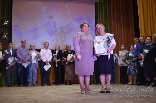 Балаларны лаеклы тәрбияләгән өчен Олимпиада җиңүчеләренең әти-әниләрен бүләкләделәр