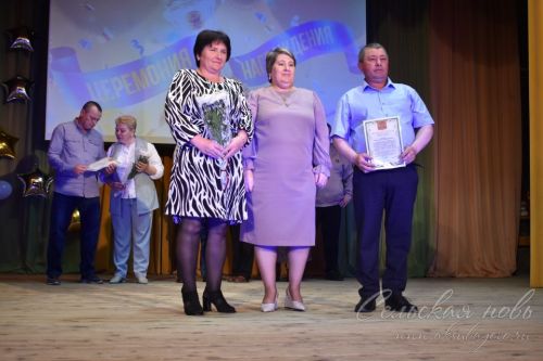 Балаларны лаеклы тәрбияләгән өчен Олимпиада җиңүчеләренең әти-әниләрен бүләкләделәр