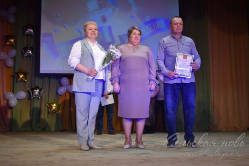 Балаларны лаеклы тәрбияләгән өчен Олимпиада җиңүчеләренең әти-әниләрен бүләкләделәр