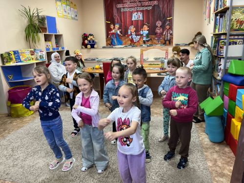 Аксубай китапханәсендә балалар өчен һөнәри юнәлеш бирү көне узды