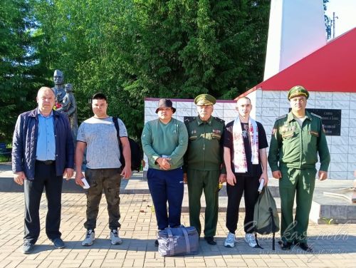 Служба Родине: призывники Аксубаевского района отправились в армию
