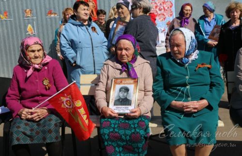 Память о героях: в Нижних Саврушах Аксубаевского района зажгли Вечный огонь