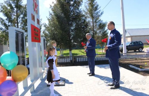 Память о героях: в Нижних Саврушах Аксубаевского района зажгли Вечный огонь