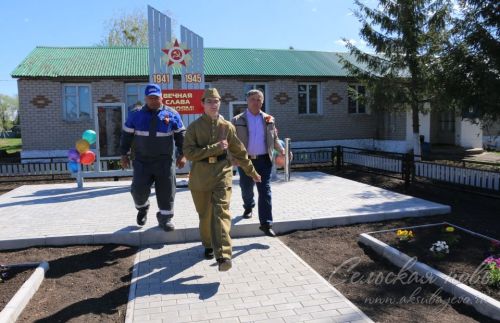 Память о героях: в Нижних Саврушах Аксубаевского района зажгли Вечный огонь