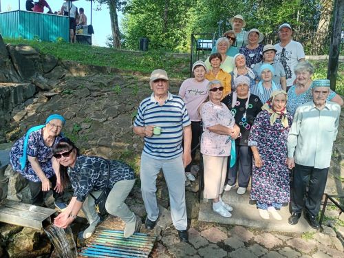 Получатели социальных услуг посетили родник в Аксубаеве
