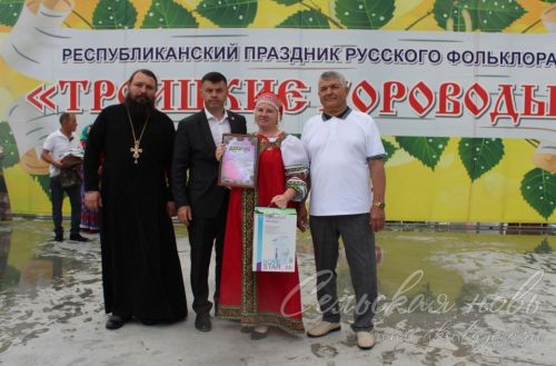 На аксубаевском «Троицком хороводе» узнали, кто готовит лучший квас