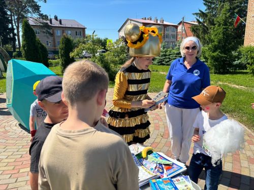 Халыкара балаларны яклау көнен юл йөрү кагыйдәләре буенча ярышлар белән билгеләп үттеләр
