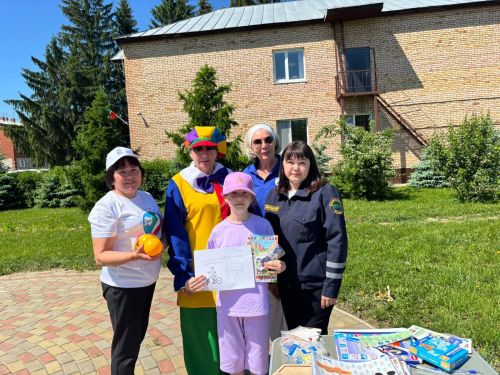 Халыкара балаларны яклау көнен юл йөрү кагыйдәләре буенча ярышлар белән билгеләп үттеләр