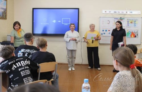 Савгач мәктәп яны лагеренда ял итүчеләрнең куркынычсызлыгына багышланган очрашу узды
