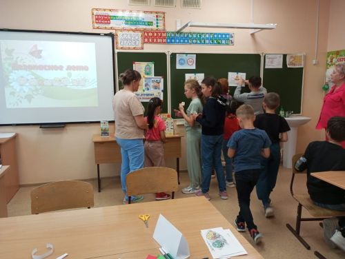 Сөнчәле мәктәп яны лагеренда үзеңне куркынычсыз тоту вәзгыятен уйнадылар