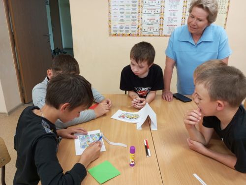Сөнчәле мәктәп яны лагеренда үзеңне куркынычсыз тоту вәзгыятен уйнадылар