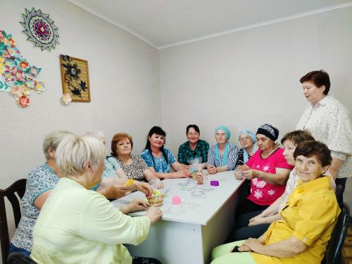 В Аксубаеве получатели социальных услуг освоили новое хобби