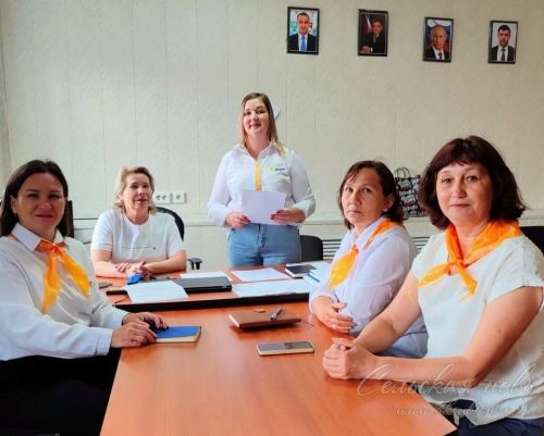 Тәрбия буенча директорлар киңәшчеләре уку елына йомгак ясадылар