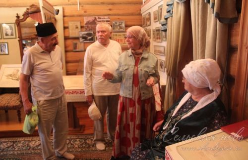 Аксубайда Татарстан язучылары Хәсән Туфанны искә алдылар