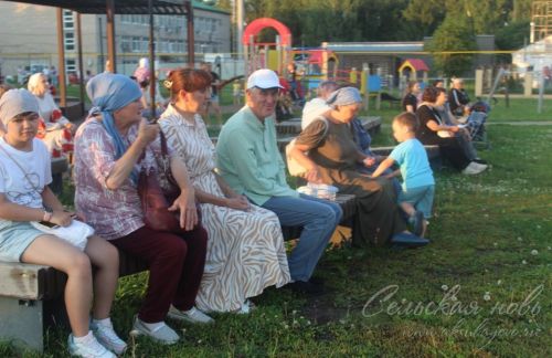 Летний вечер в Аксубаеве: праздник семьи, песни и аплодисменты