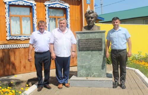 Аксубайда Татарстан язучылары Хәсән Туфанны искә алдылар