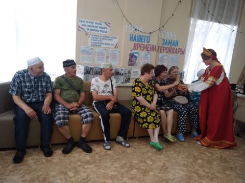 В Аксубаевской библиотеке прошло душевное мероприятие с получателями социальных услуг