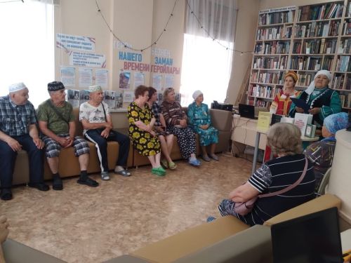 В Аксубаевской библиотеке прошло душевное мероприятие с получателями социальных услуг