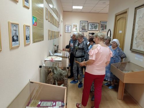 Отдыхающие центра соцобслуживания посетили Аксубаевский краеведческий музей