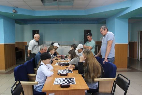 В Аксубаеве определили, кто сильнее в шашках